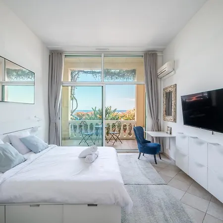Sea Front, Terrace, Ground Floor * Menton