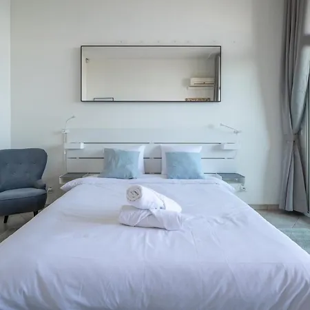 Anastasia, Sea Front, Terrace, Ground Floor Appartement Menton