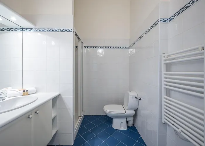 Sea Front, Terrace, Ground Floor Menton